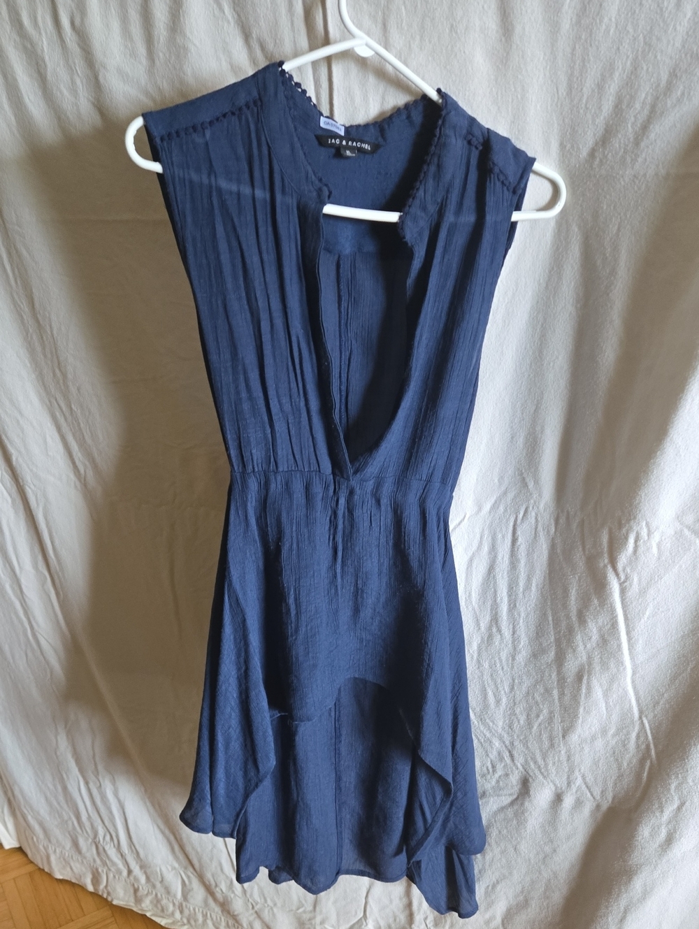 Joie Navy Sleeveless V-Neck Pleated High-Low blouse